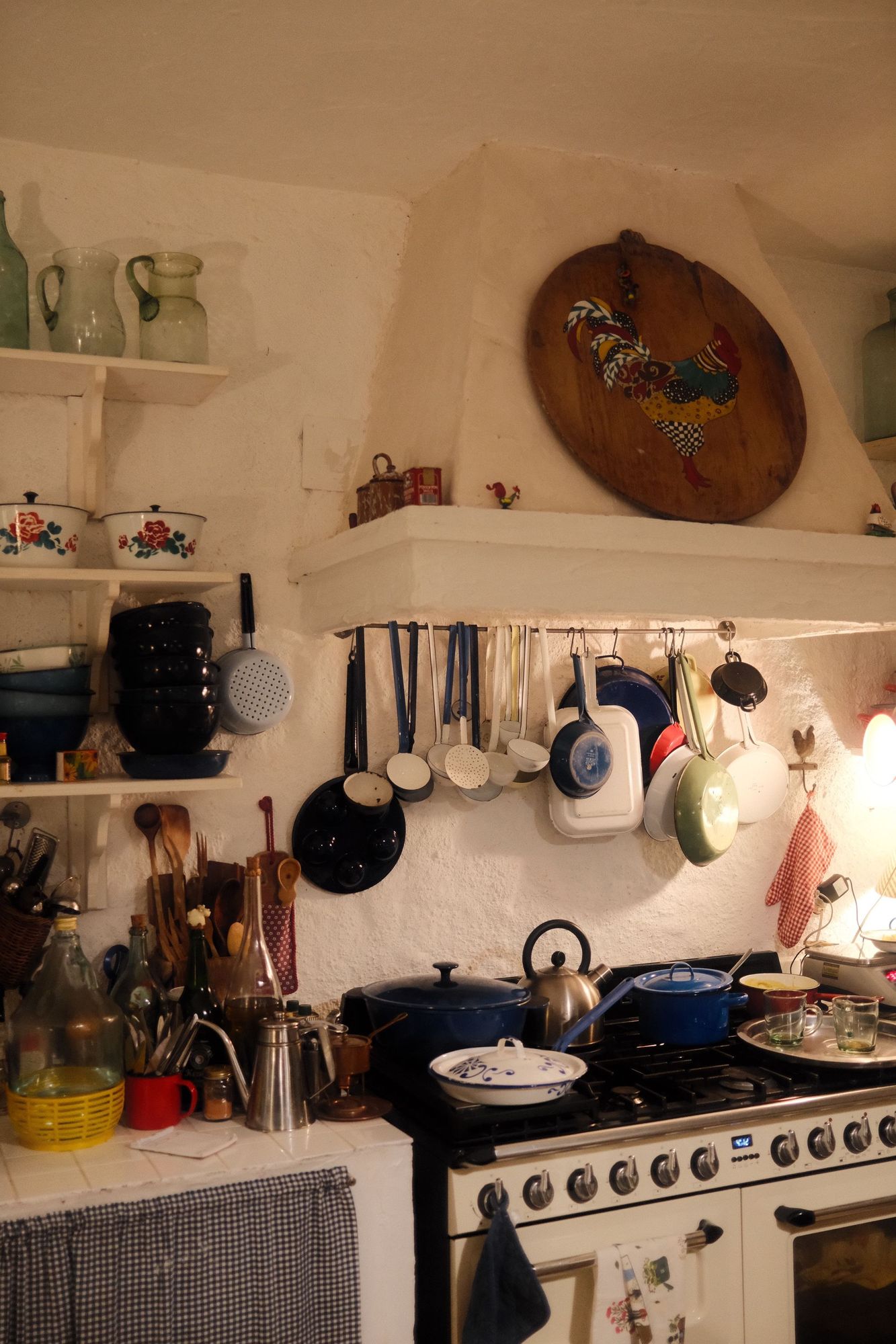 The kitchen with its range cooker